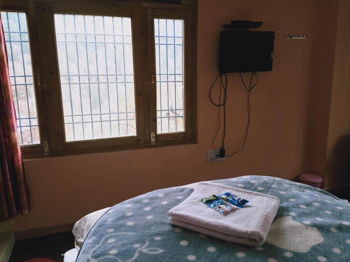 Mahima Hotel Sāngla Buitenkant foto