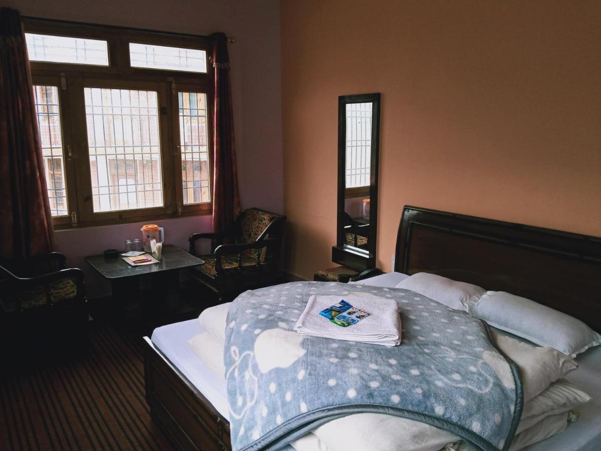 Mahima Hotel Sāngla Buitenkant foto